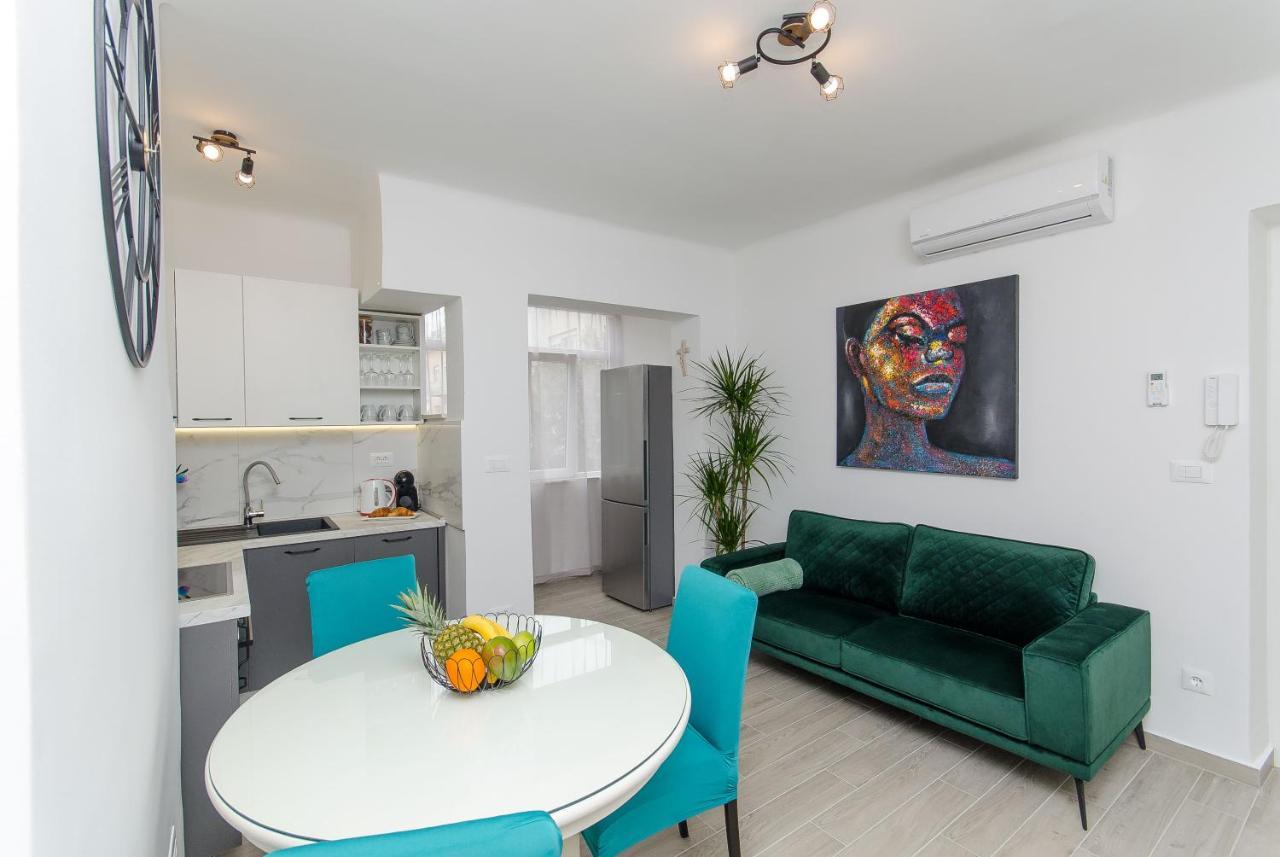 Blue Moon Split Apartment Exterior photo